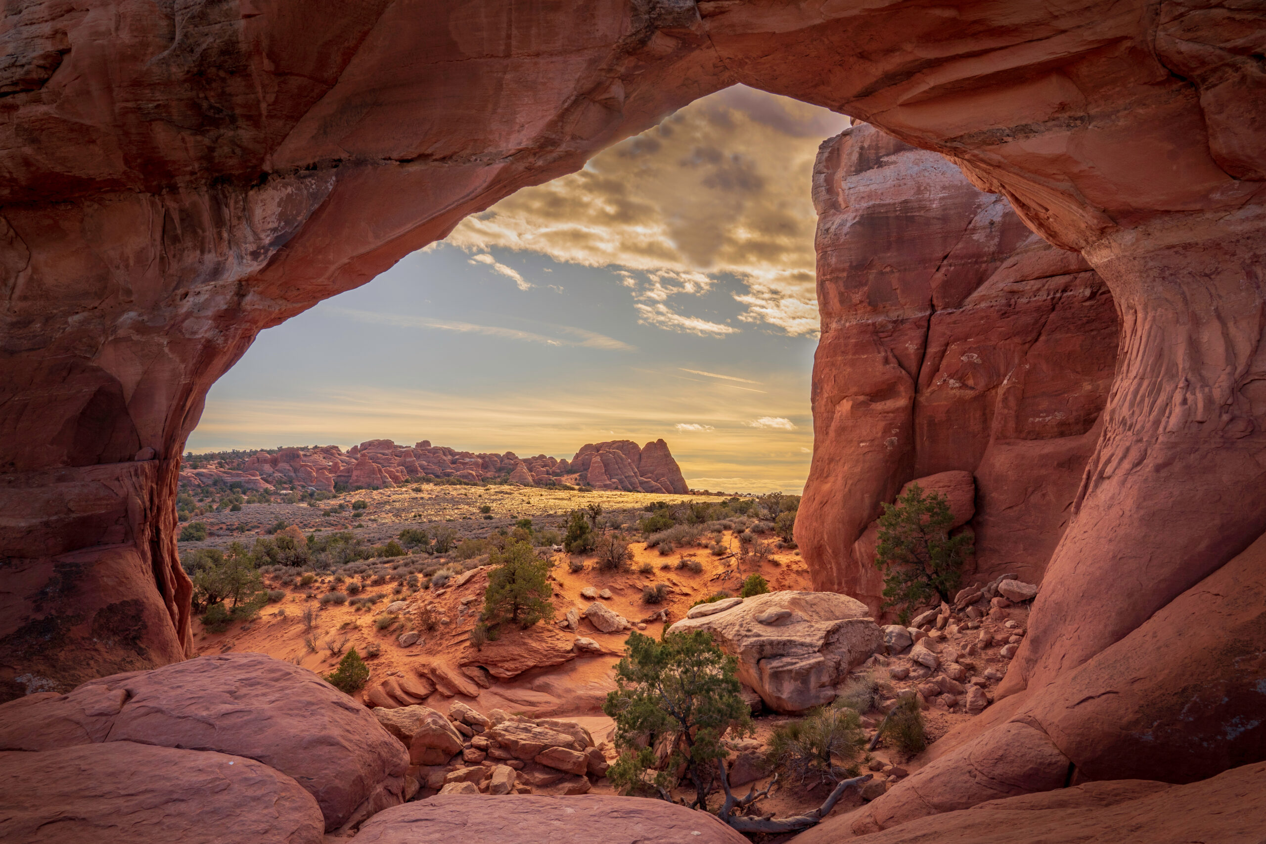 Broken Arch, Arches National Park, Moab, Utah